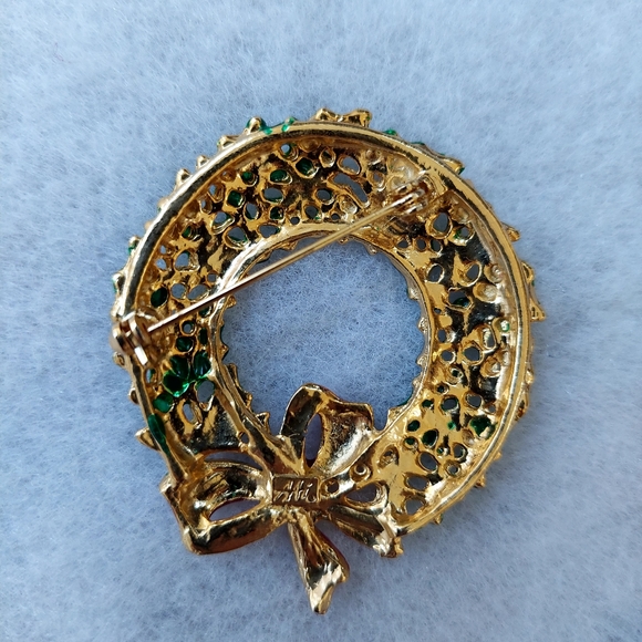 ALI Christmas wreath brooch NWT - Picture 2 of 5